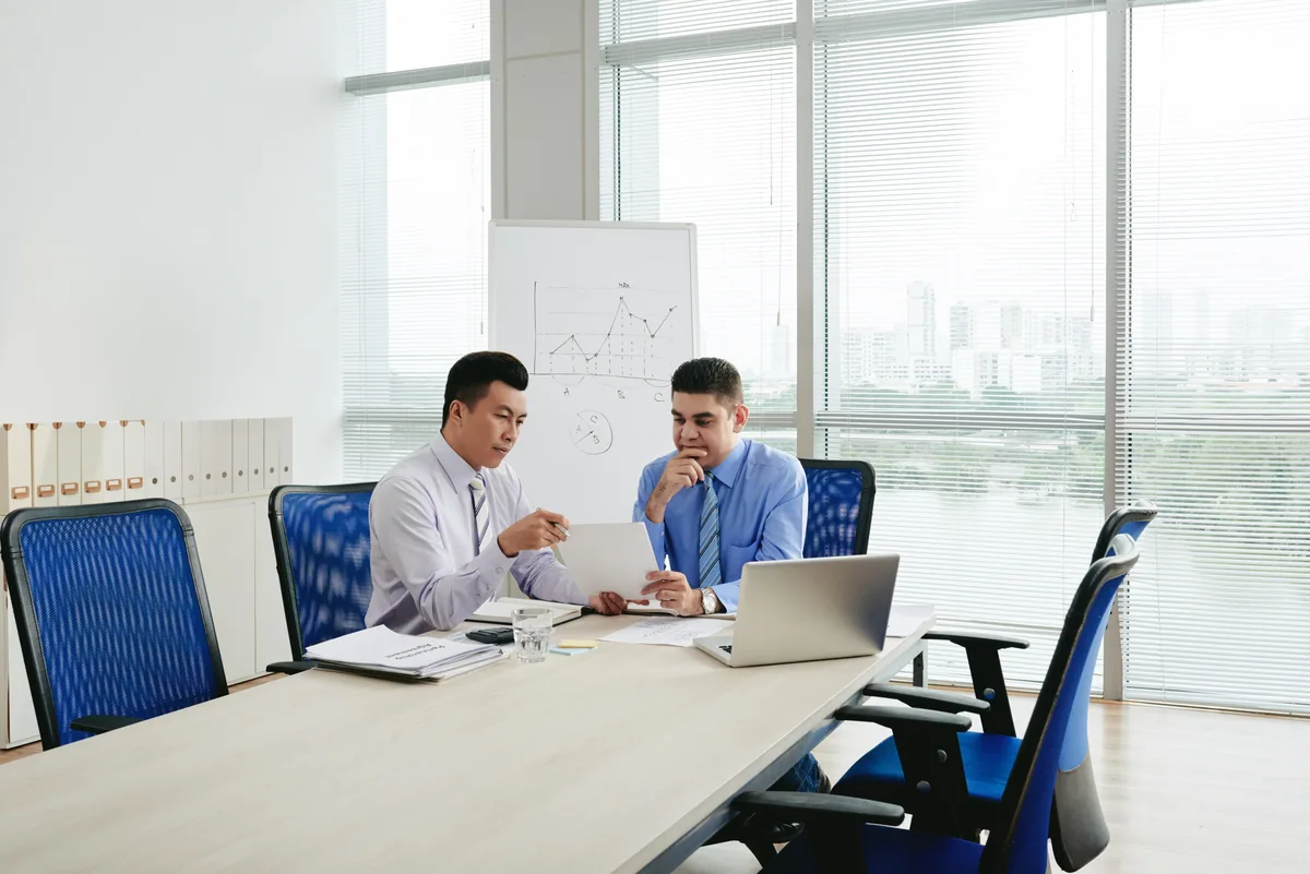 Discussing whether to hand a Social Insurance claim in Vietnam to a service provider