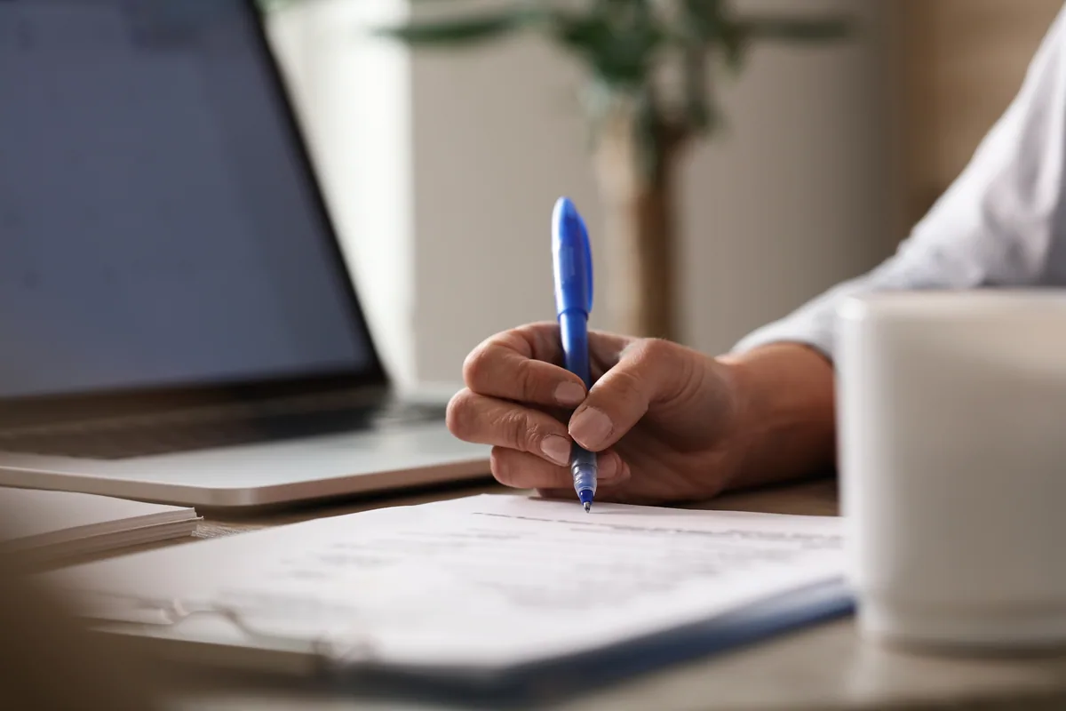 Signing a labour contract of twelve months or more, the test for compulsory Social Insurance in Vietnam